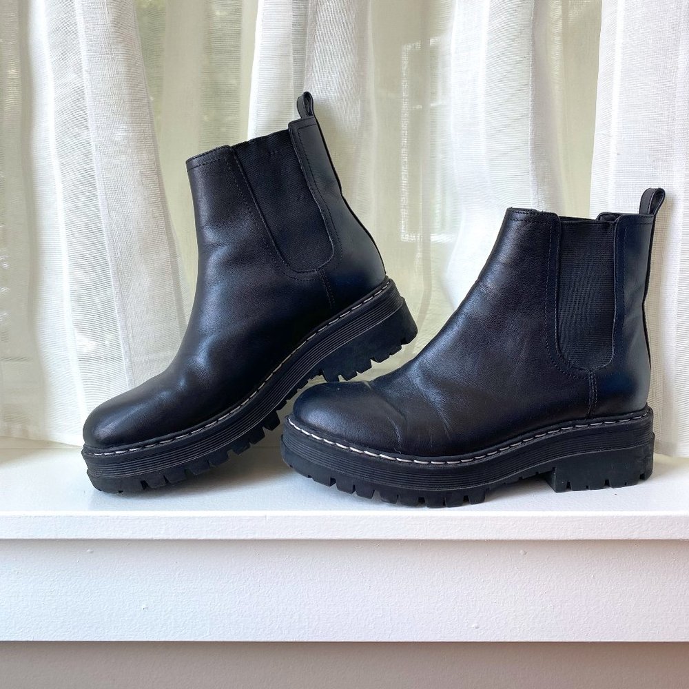Marc Fisher Chelsea Black Leather Ankle Boots Booties Lugsole Lug Sole Size 6.5
